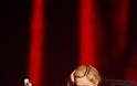Kαρέ - καρέ η… συλλεκτική τούμπα της Μadonna στα Brit Awards... [photos] - Φωτογραφία 3