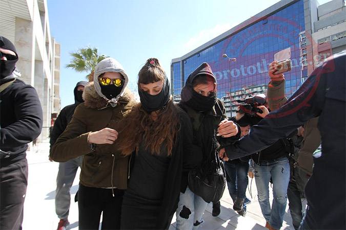 ΟΙ ΠΡΩΤΕΣ ΦΩΤΟΓΡΑΦΙΕΣ από την μεταγωγή της Αγγελικής στη ΓΑΔΑ! [photos] - Φωτογραφία 2