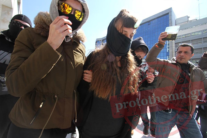 ΟΙ ΠΡΩΤΕΣ ΦΩΤΟΓΡΑΦΙΕΣ από την μεταγωγή της Αγγελικής στη ΓΑΔΑ! [photos] - Φωτογραφία 4