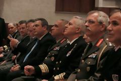 ΠΑΡΟΥΣΙΑ ΑΡΧΗΓΟΥ ΓΕΕΘΑ ΣΤΗΝ ΤΕΛΕΤΗ ΒΡΑΒΕΥΣΗΣ ΑΘΛΗΤΩΝ-ΑΘΛΗΤΡΙΩΝ-ΟΜΑΔΩΝ ΤΩΝ ΕΔ ΚΑΙ ΣΑ