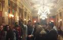 Η selfie της Ζωής Κωνσταντοπούλου στη Βουλή! - Με ποιον την έβγαλε;[photo] - Φωτογραφία 2
