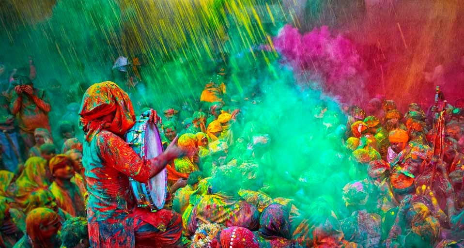 Holi Festival: Η εντυπωσιακή γιορτή στην Ινδία που γεμίζει τις πόλεις με χρώμα [photos] - Φωτογραφία 5
