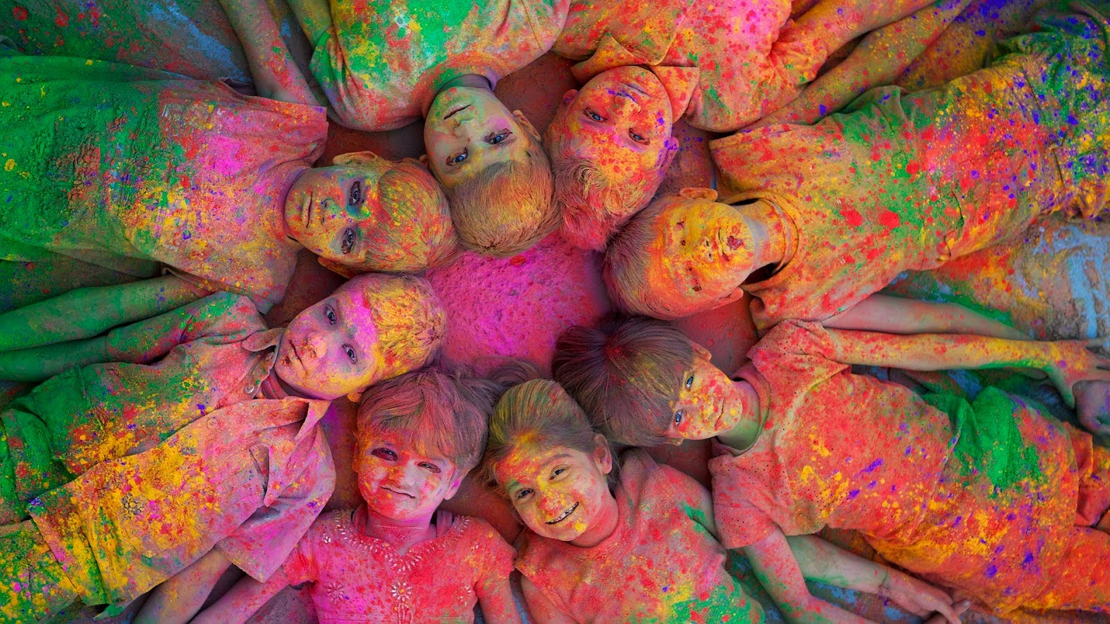 Holi Festival: Η εντυπωσιακή γιορτή στην Ινδία που γεμίζει τις πόλεις με χρώμα [photos] - Φωτογραφία 7