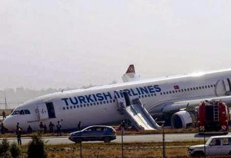 Αεροπλάνο των τουρκικών αερογραμμών προσγειώθηκε με τη μούρη! - Φωτογραφία 1
