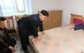H πόζα του Κιμ Γιονγκ Ουν που τρέλανε το διαδίκτυο! [photos] - Φωτογραφία 2