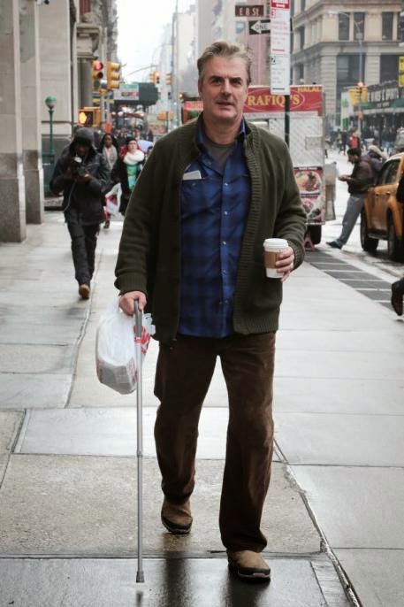 Chris North: Δείτε τον με άσπρα μαλλιά και μαγκούρα στους δρόμους της Νέας Υόρκης - Φωτογραφία 2