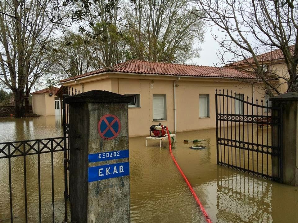 Στο έλεος της κακοκαιρίας η Θράκη – Άνοιξε η γη και... κατάπιε τάφο στο Ορμένιο! - Φωτογραφία 2