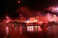 ΤΡΟΜΕΡΑ πράγματα από τον λαό του Ολυμπιακού - Έβαλαν φωτιά στον Πειραιά [photos + video]