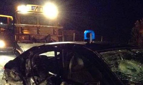 Σκηνές αστυνομικής ταινίας στη Φθιώτιδα - Έκλεψε όχημα και μετά έπεσε με φόρα πάνω σε περιπολικό [video + photos] - Φωτογραφία 1