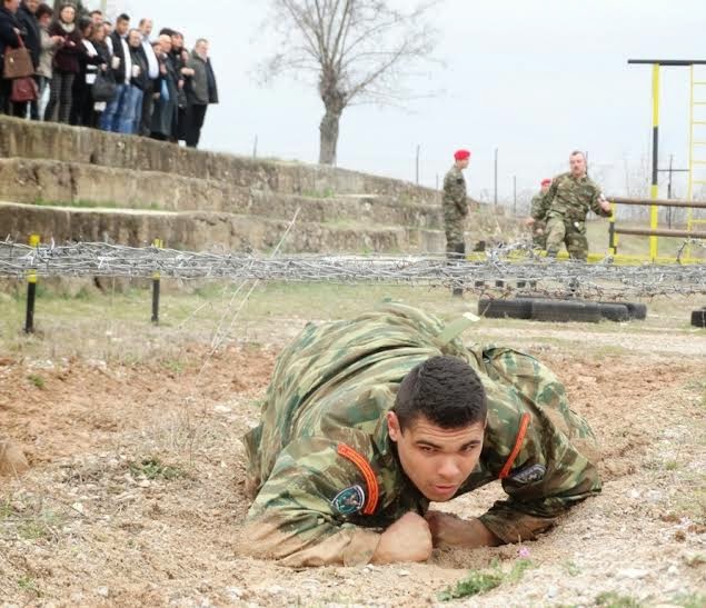 Τελετή Απονομής του Κόκκινου Μπερέ στους Οπλίτες Θητείας της 2015 Α΄ ΕΣΣΟ - Φωτογραφία 2