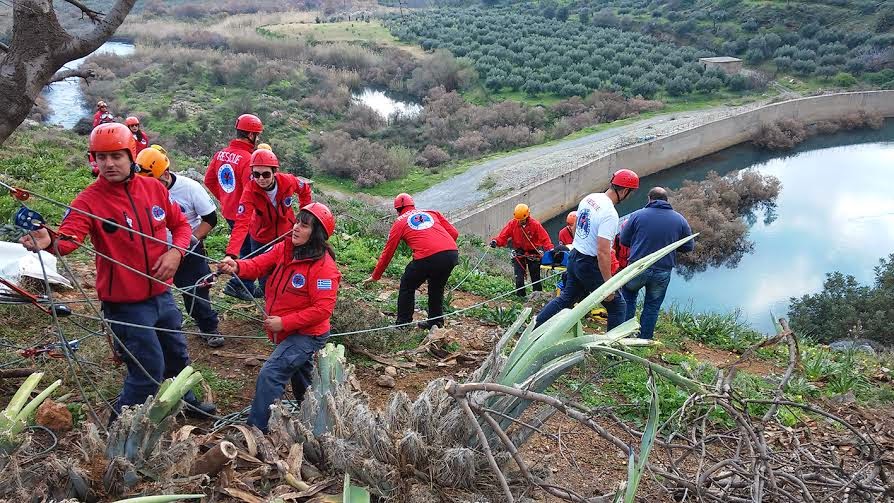 Εντοπισμός και διάσωση τραυματισμένων στον Αλμυρό - Φωτογραφία 2