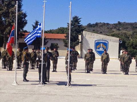 Με μεσίστιες τις σημαίες έγινε η παράδοση-παραλαβή στην Διοίκηση της 95 ΑΔΤΕ -Πένθος για το 22χρονο παλικάρι που έχασε στην άσφαλτο τη ζωή του - Φωτογραφία 1