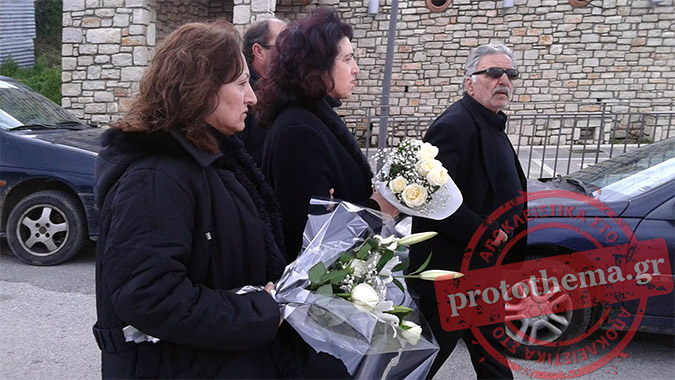ΤΩΡΑ: Με μπαλωθιές αποχαιρετά το παλικάρι της η Κρήτη -  Σε τραγική κατάσταση η μητέρα και η αδελφή του! - Φωτογραφία 5