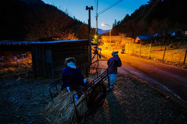 Το χωριό όπου ζουν σκιάχτρα [photos] - Φωτογραφία 2