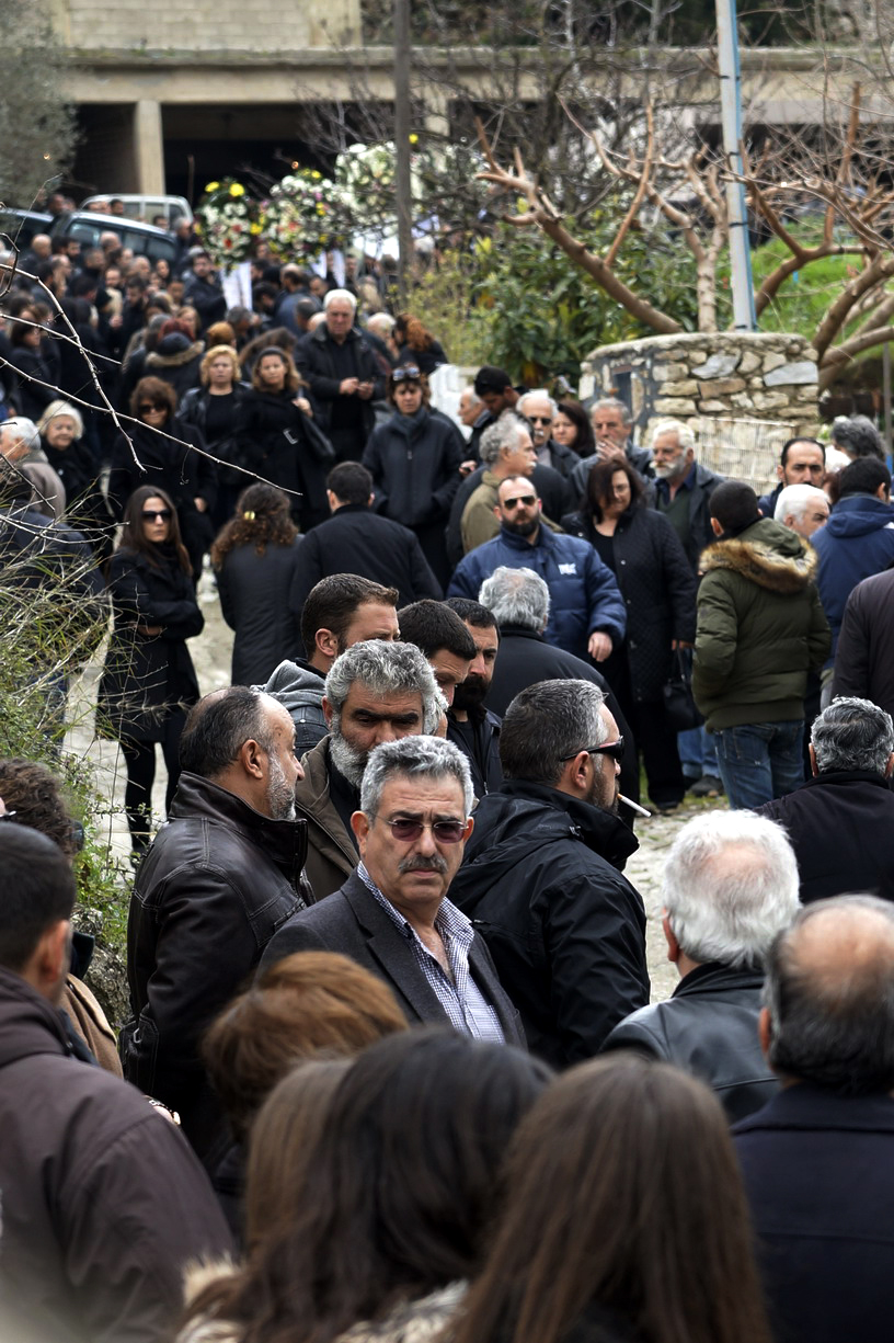 Το πρώτο εφιαλτικό βράδυ της οικογένειας του Βαγγέλη μετά την κηδεία! - Φωτογραφία 2