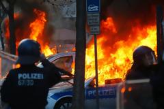 ΤΩΡΑ; Τραυματίες στα επεισόδια στη Φρανκφούρτη! [photos]