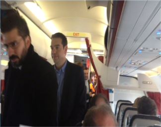 Ο Αλέξης Τσίπρας μέσα στο αεροπλάνο! [photos] - Φωτογραφία 2