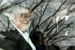Αποφυλακίστηκαν οι Μιχαλολιάκος-Λαγός. Παρολίγον επεισόδια με συγγενείς των «Πυρήνων» [photos]