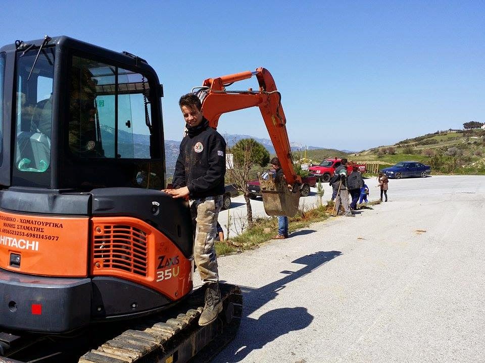 Οκτωνιά: Ο Παπάς έκανε την αρχή - Φωτογραφία 3