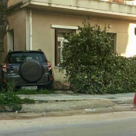 Πάτρα: Ποτάμι το νερό στην Ακρωτηρίου εδώ και πέντε ημέρες - Φωτογραφία 2