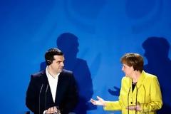 «Εβαλα τις φωνές» -Ο Τσίπρας αποκάλυψε την αντίδρασή του για το σκίτσο της «Αυγής» με τον Σόιμπλε