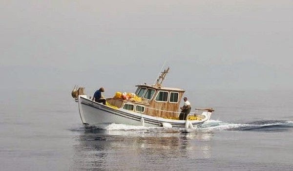 Τραγωδία στην Ερμιόνη: Τρεις νεκροί από τη βύθιση αλιευτικού σκάφους - Φωτογραφία 1