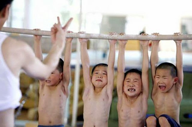 Η εξαντλητική εκγύμναση των μικρών Κινέζων - Φωτογραφία 3