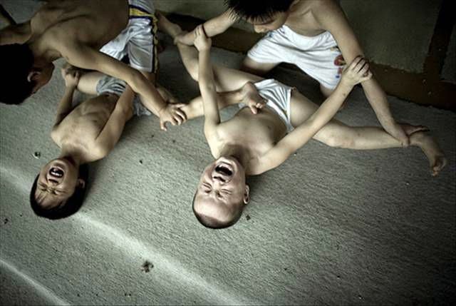 Η εξαντλητική εκγύμναση των μικρών Κινέζων - Φωτογραφία 4
