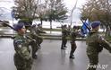 Φωτό από τη στρατιωτική παρέλαση στην Καστοριά - Φωτογραφία 12