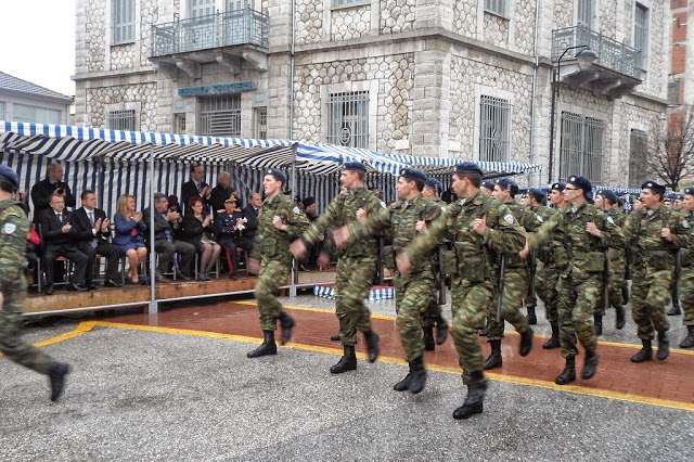 Φωτό από τις εορταστικές εκδηλώσεις στην Καρδίτσα - Φωτογραφία 26