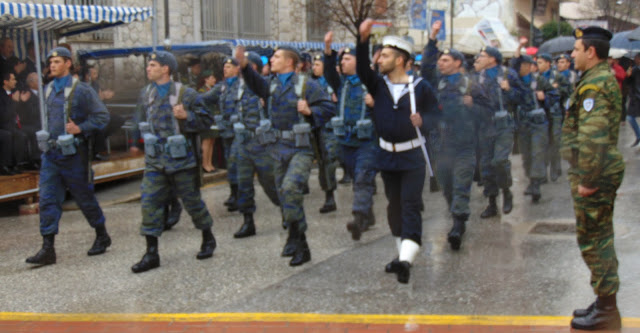 Φωτό από τις εορταστικές εκδηλώσεις στην Καρδίτσα - Φωτογραφία 31