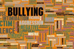 Τι είναι το cyberbullying και πόσο απειλεί τους νέους σήμερα;