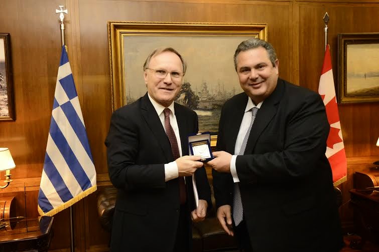 Συνάντηση ΥΕΘΑ Πάνου Καμμένου με τον Πρέσβη του Καναδά στην Ελλάδα - Φωτογραφία 1