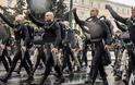 Τι απαντά η Πανελλήνια Ομοσπονδία Ενώσεων Στρατιωτικών για το σύνθημα των βατραχανθρώπων στην παρέλαση