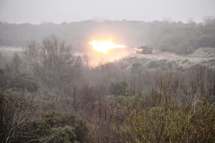 Πυροβολητής σε Leopard 2 HEL ο ΥΦΕΘΑ Νίκος Τόσκας στον Έβρο - Φωτογραφία 33