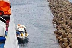 Την ώρα που βούτηξαν οι δύτες... ξέσπασαν οι επιβάτες του «Βιτσέντζος Κορνάρος»