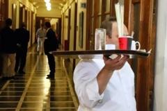 Το νέο γκουρμέ μενού της Βουλής - Όχι και τόσο... λιτός βίος  [photos]