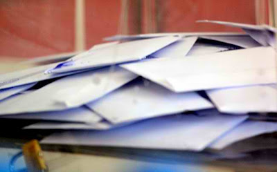 Έλληνες υποψήφιοι τυπώνουν προεκλογικά φυλλάδια στη Βουλγαρία ... - Φωτογραφία 1