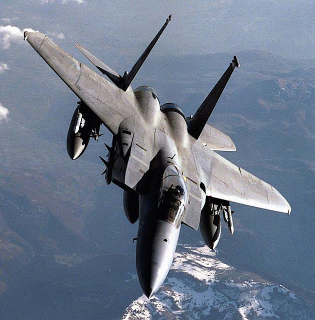 Αμερικανικό F 15 συνετρίβη στον Περσικό κόλπο - Φωτογραφία 1