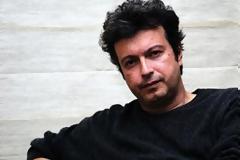 Ο υβριστής των Ελλήνων, που θέλει να γίνει βο(υ)λευτής