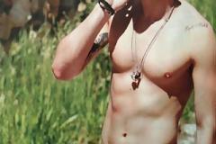 Ποιος νεαρός πρωταγωνιστής έχει αυτό το απίστευτο σώμα;