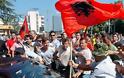 Μεγάλη διαδήλωση της αλβανικής μειονότητας στα Σκόπια...«Ο Αλλάχ είναι μεγάλος»
