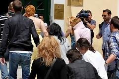 Οι φωτογραφίες και τα στοιχεία των 6 οροθετικών ιερόδουλων που βρέθηκαν σήμερα