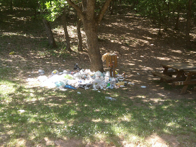 Αναγνώστης αναφέρει για πολλά σκουπίδα στο δάσος Κουρί στη Θεσσαλονίκη - Φωτογραφία 3