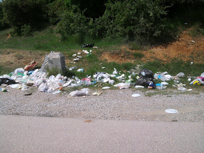 Αναγνώστης αναφέρει για πολλά σκουπίδα στο δάσος Κουρί στη Θεσσαλονίκη - Φωτογραφία 4