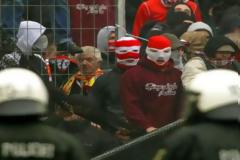 Σοβαρά επεισόδια στην Κολωνία μετά τον υποβιβασμό της τοπικής ομάδας (Photos+Videos)