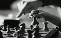 Με απέλαση από τη Γαλλία απειλείται ένας 11χρονος πρωταθλητής στο σκάκι
