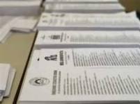 Εκατοντάδες καταγγελίες για λαθροχειρίες στα εκλογικά κέντρα - Φωτογραφία 1
