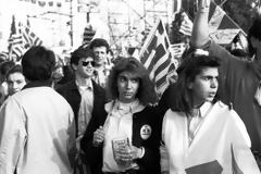 Τότε που η Ελλάδα ήταν χωρισμένη σε πασόκους και νεοδημοκράτες [ΠΟΛΛΕΣ ΦΩΤΟ]