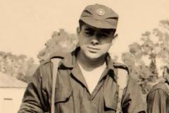 Οι επωμίδες και τα εκρηκτικά του Νίκου Μιχαλολιάκου